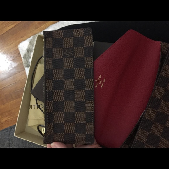 Louis Vuitton Red Josephine Wallet - Picture 8 of 8